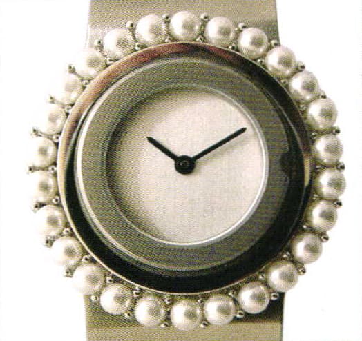 Deja Vu: A Watch for Any Outfit