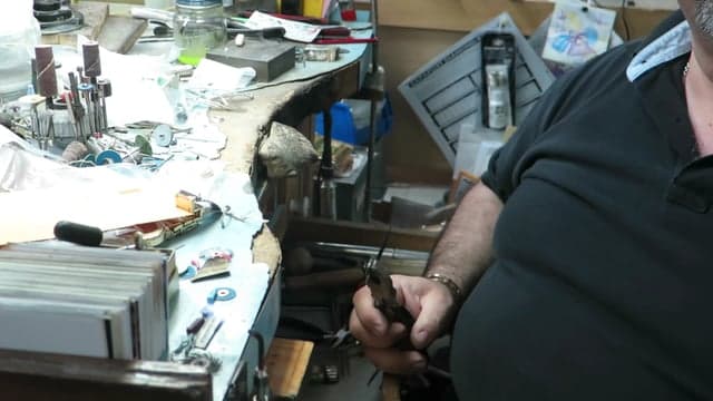 Heating a graver